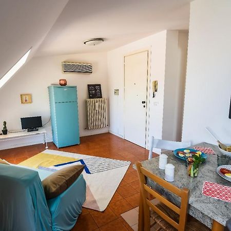 La Mansardina Vintage Apartment San Benedetto del Tronto Bagian luar foto